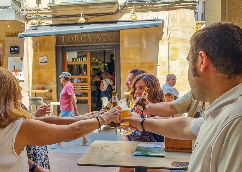 Terraza en el centro de Soria, Calle el Collado. Cervecería Bar Torcvato.